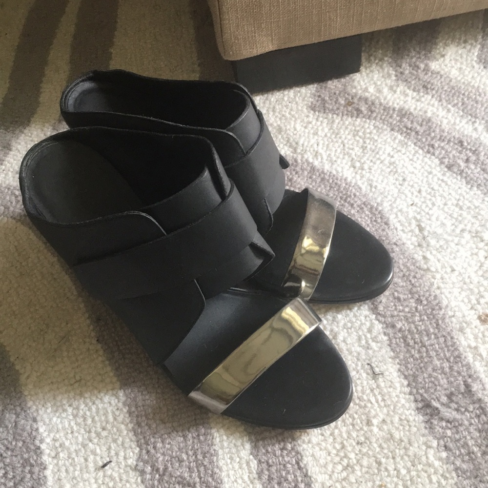 Vince. Karina wedge mule sandals size 8.5 black